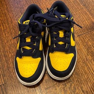 Sz 12c Nike Michigan dunks